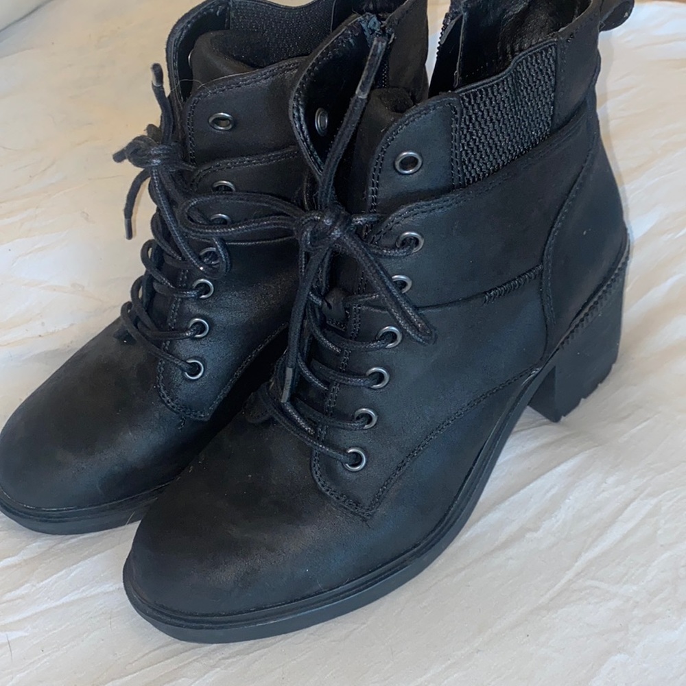 Like new ankle boots!